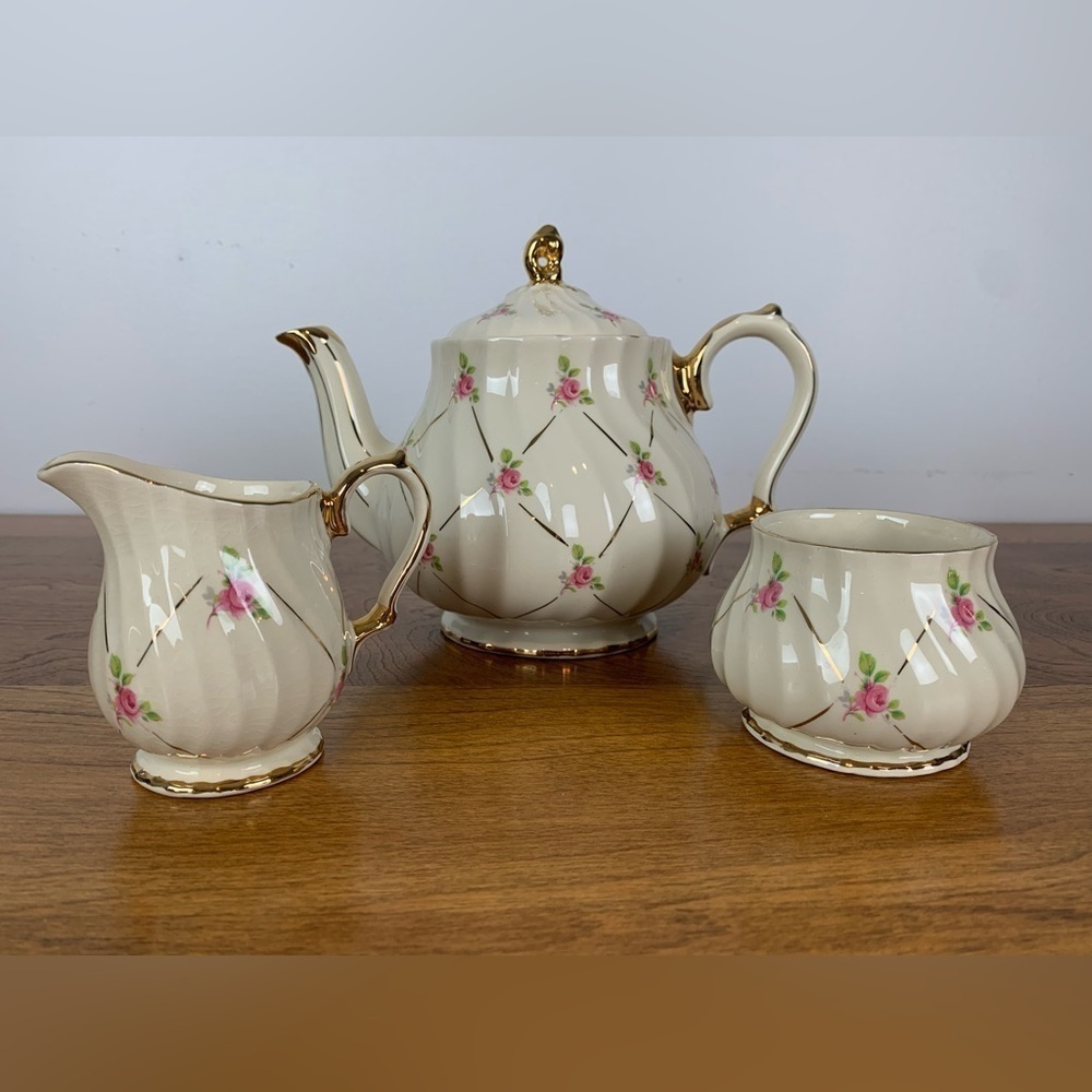 Sadler Teapot Creamer Sugar 4 pieces Set Ditsy Rose England Vintage Gold Accents